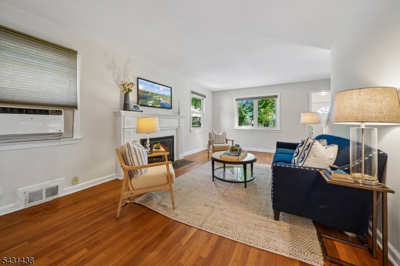 WEST MONTROSE - Residential