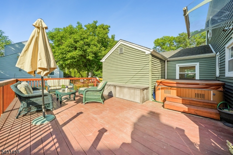 WEST MONTROSE - Residential