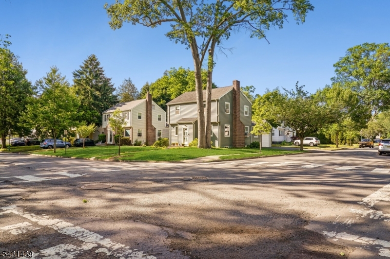 WEST MONTROSE - Residential