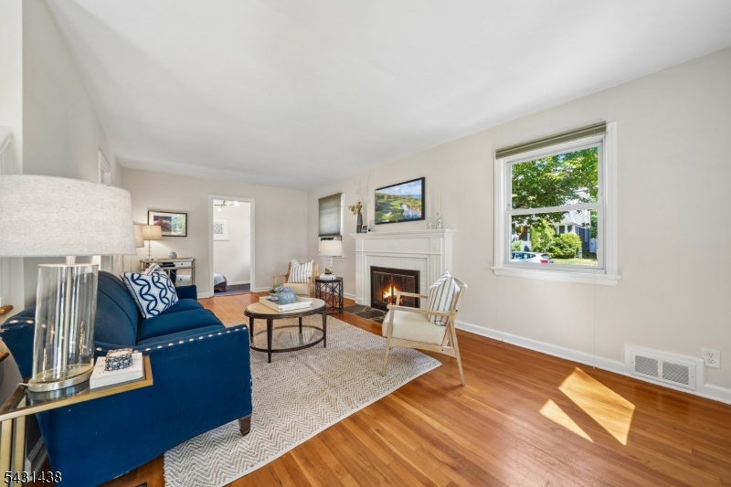 WEST MONTROSE - Residential