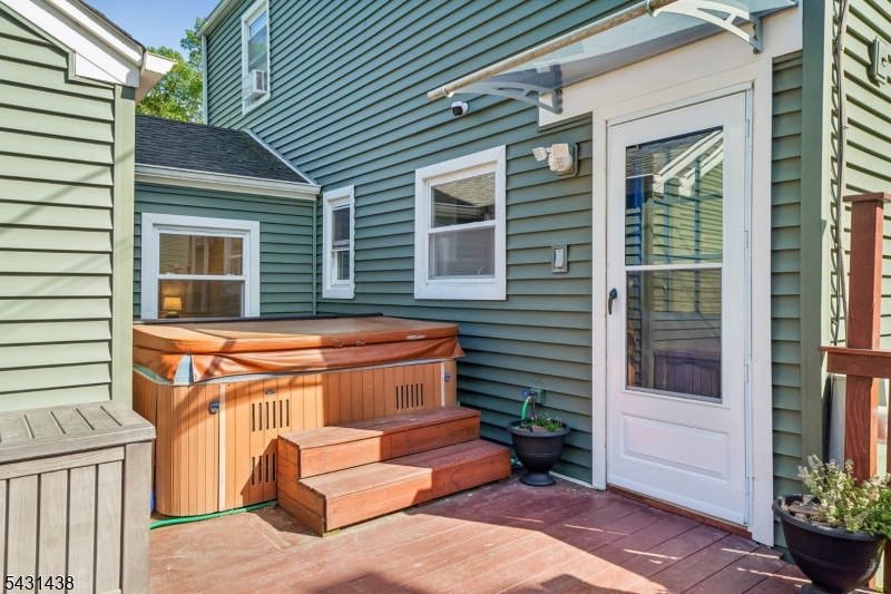 WEST MONTROSE - Residential
