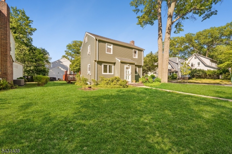 WEST MONTROSE - Residential