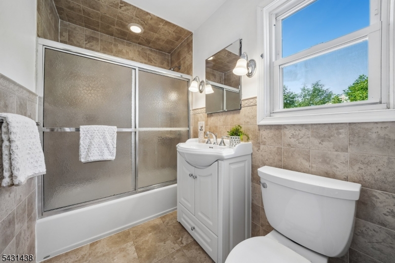WEST MONTROSE - Residential