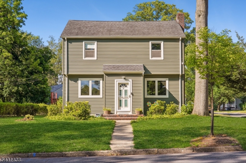 WEST MONTROSE - Residential