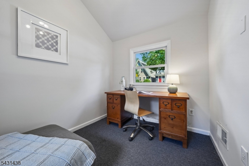 WEST MONTROSE - Residential