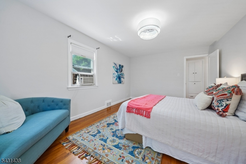 WEST MONTROSE - Residential