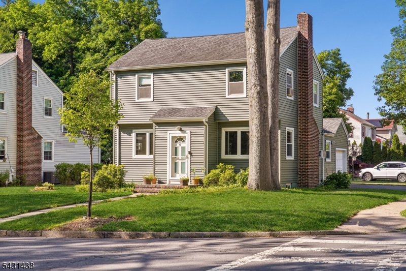 WEST MONTROSE - Residential