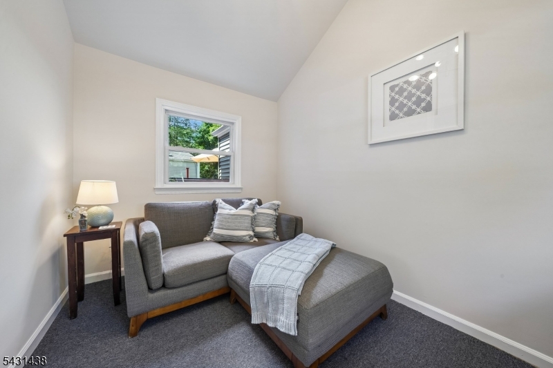 WEST MONTROSE - Residential