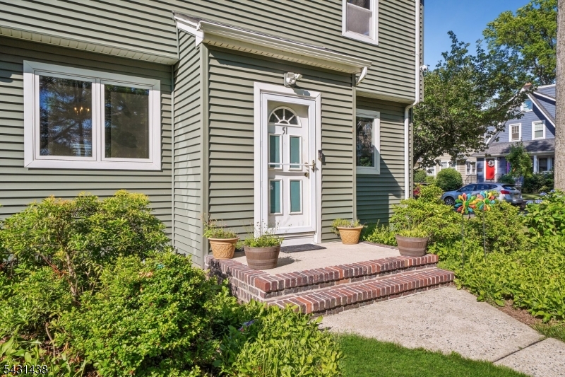 WEST MONTROSE - Residential