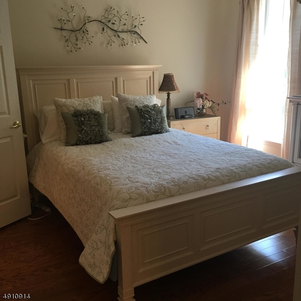 FOX HILLS - Residential