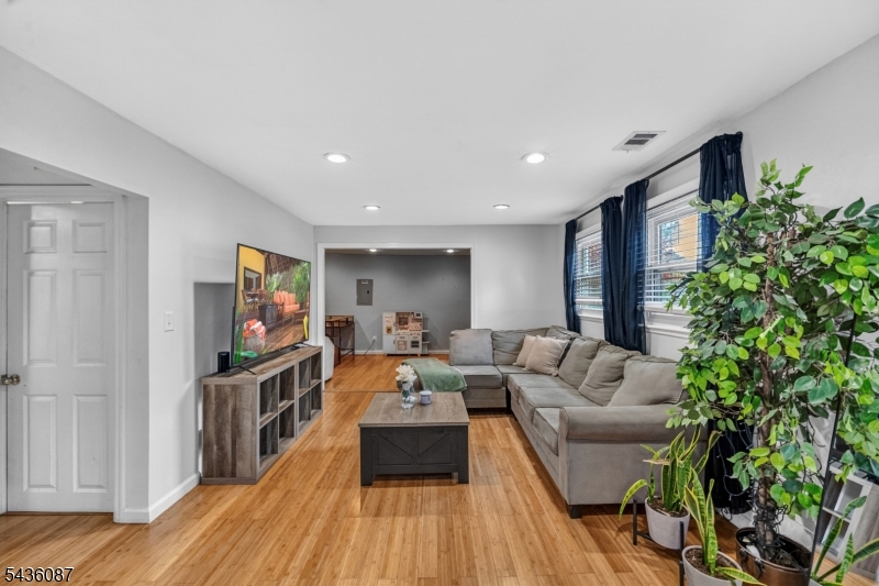 Columbia Street Park - Residential