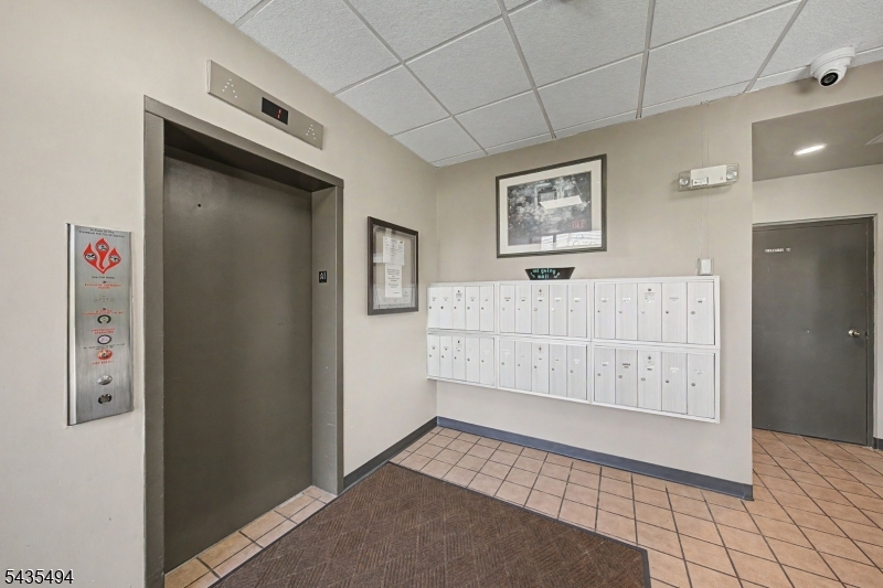 Schoolhouse Plaza - Residential