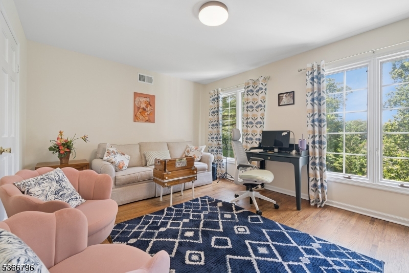 Paramount Estates - Residential