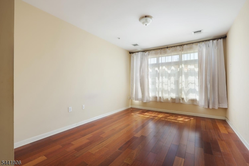 Parkline Condo - Residential