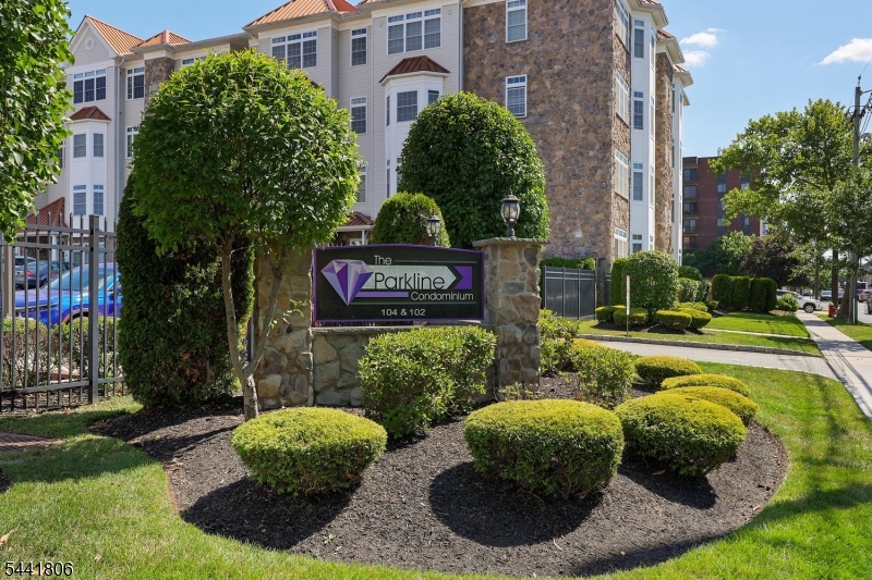 Parkline Condo - Residential