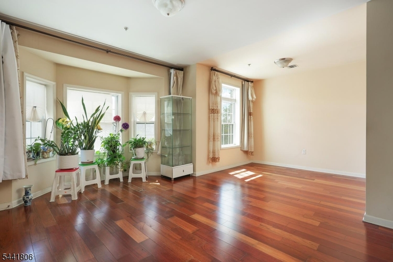 Parkline Condo - Residential