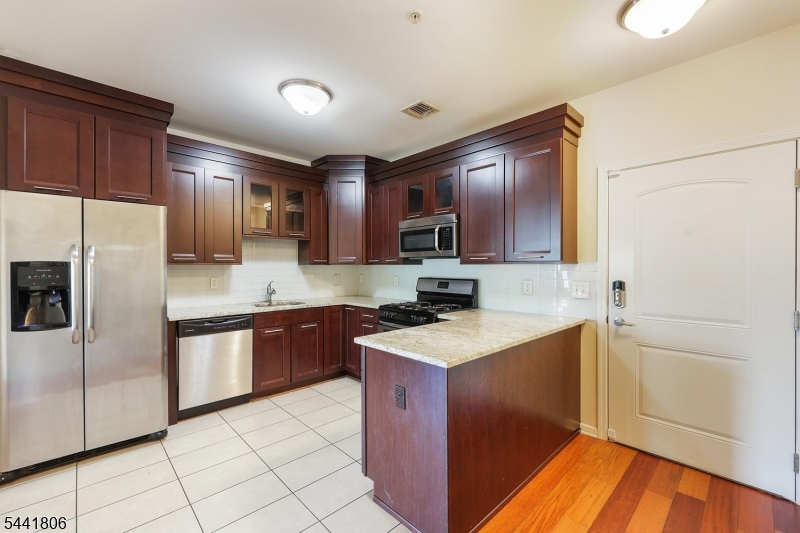 Parkline Condo - Residential