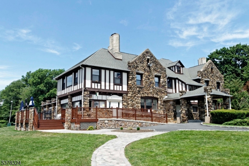 White Meadow Lake - Residential
