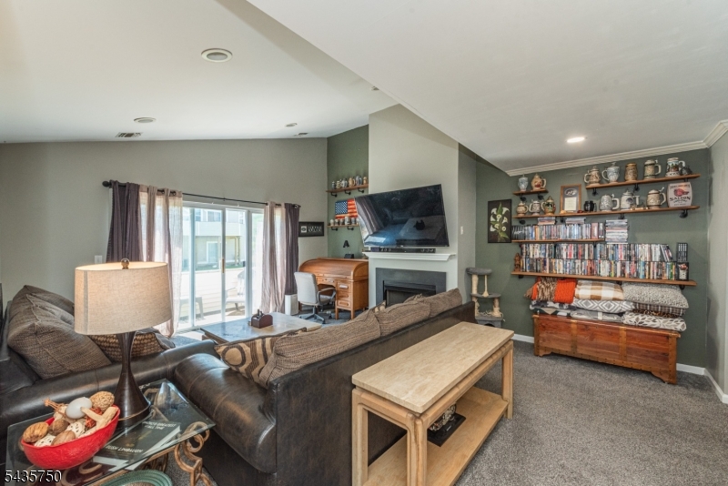 FALCON RIDGE - Residential Lease