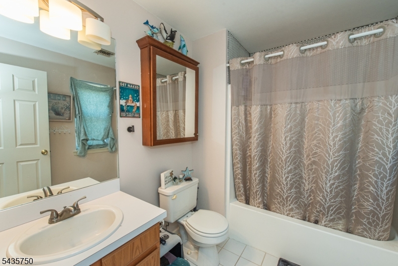 FALCON RIDGE - Residential Lease
