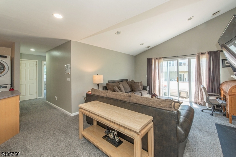 FALCON RIDGE - Residential Lease