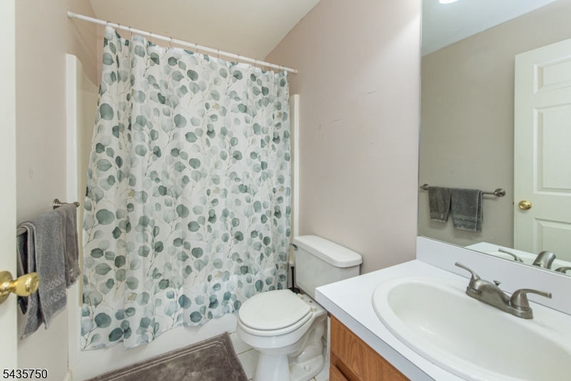 FALCON RIDGE - Residential Lease