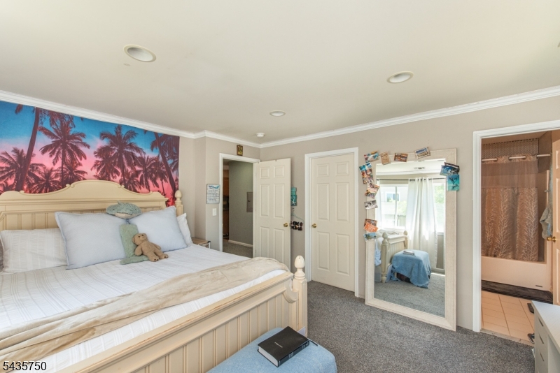 FALCON RIDGE - Residential Lease