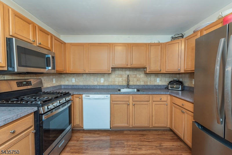 FALCON RIDGE - Residential Lease