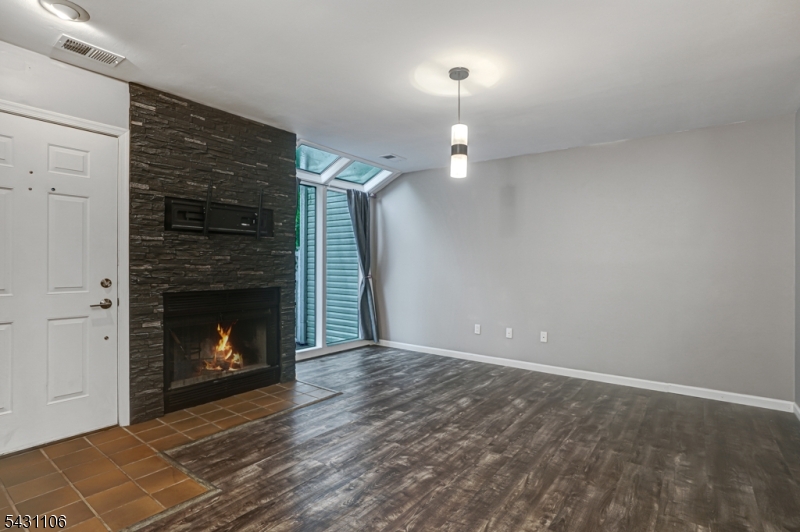 Crestmont Highlands - Residential Lease