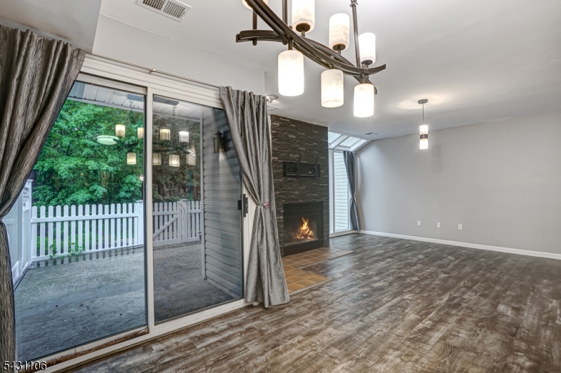 Crestmont Highlands - Residential Lease