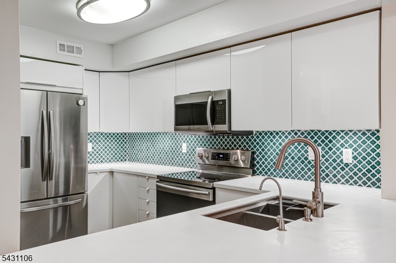 Crestmont Highlands - Residential Lease