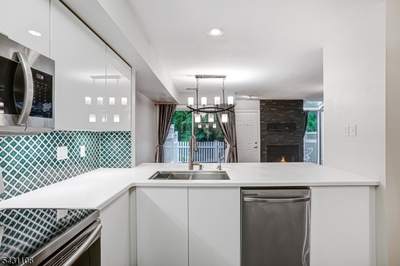 Crestmont Highlands - Residential Lease