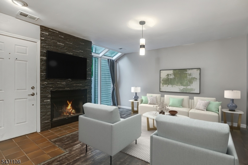 Crestmont Highlands - Residential Lease