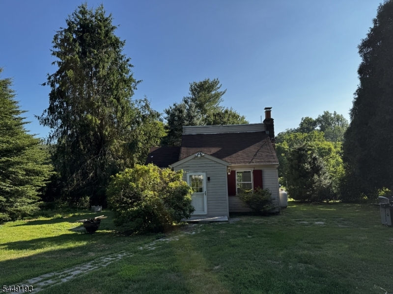 Wonderful updated cottage on a gorgeous estate property. This is a working specimen tree/shrub farm and is completely tranquil and private. Recently updated bathroom, new stove, washer/dryer, and fresh paint. Beautiful and peaceful environment that is a short distance to town.