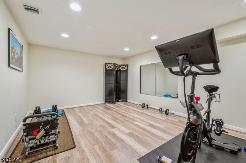 CEDAR KNOLLS - Residential