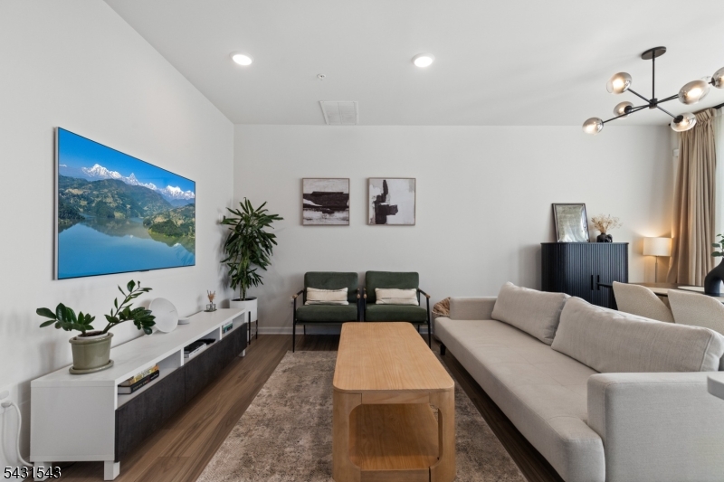 LINK at Wesmont Station - Residential