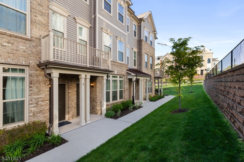 LINK at Wesmont Station - Residential