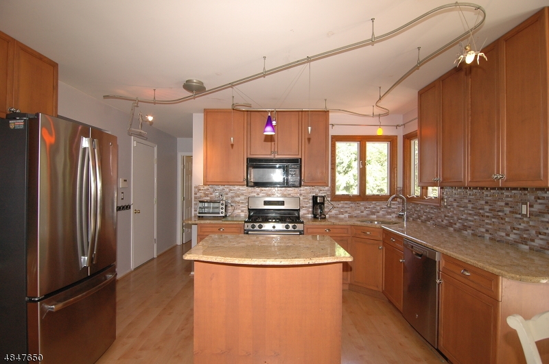 HUNTERS RIDGE - Residential