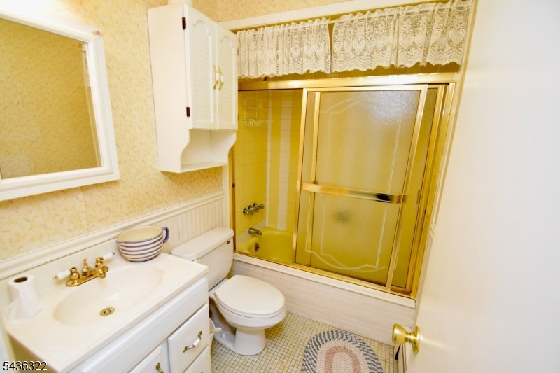OAK RIDGE / MILTON - Residential