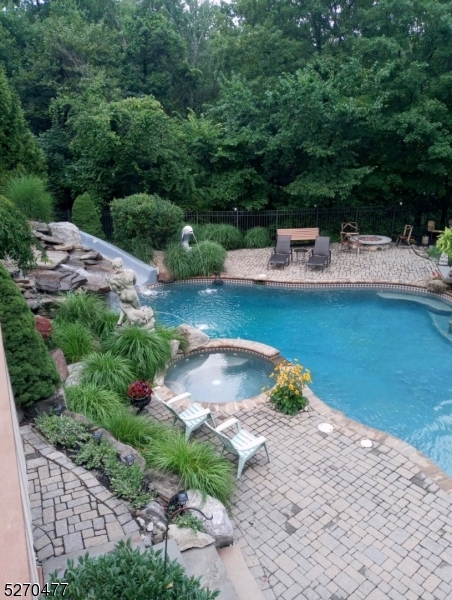Raintree - Residential