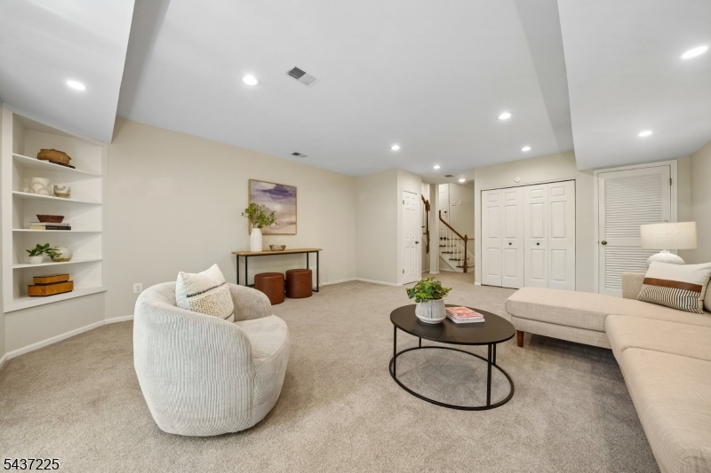 High Mountain Village - Residential