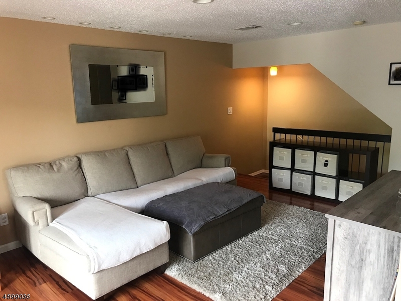 THE MEADOWS - Residential Lease