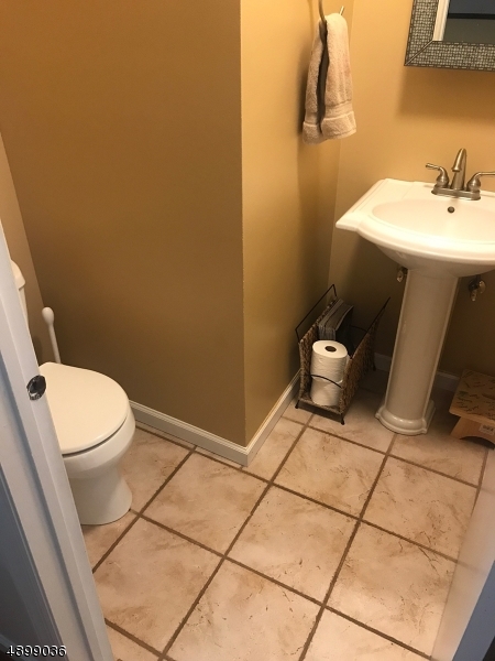 THE MEADOWS - Residential Lease