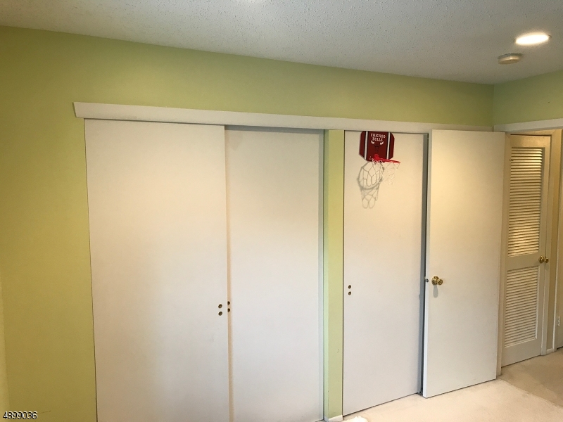 THE MEADOWS - Residential Lease