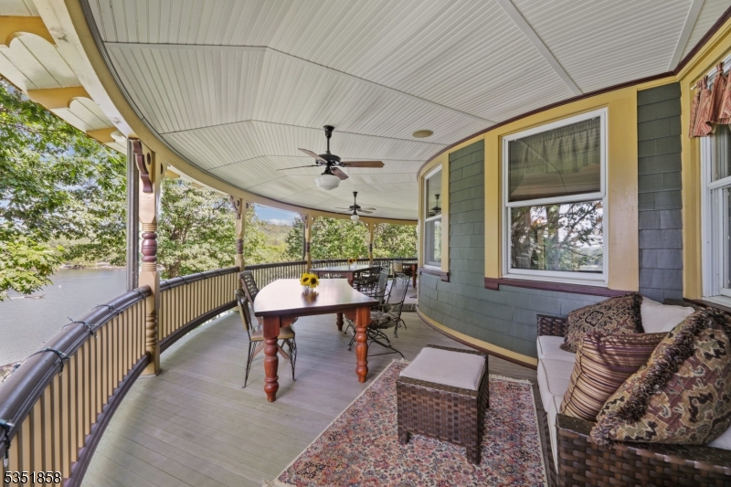 Chestnut Pt of LK Hopatcong - Residential