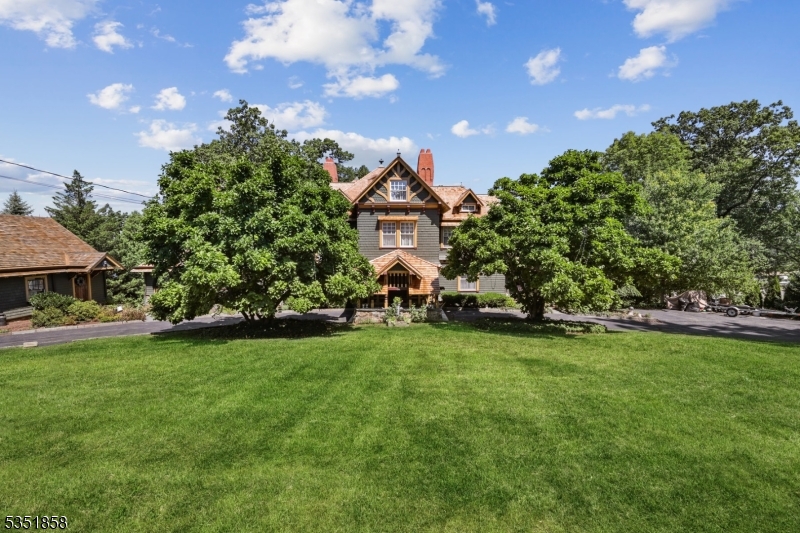 Chestnut Pt of LK Hopatcong - Residential