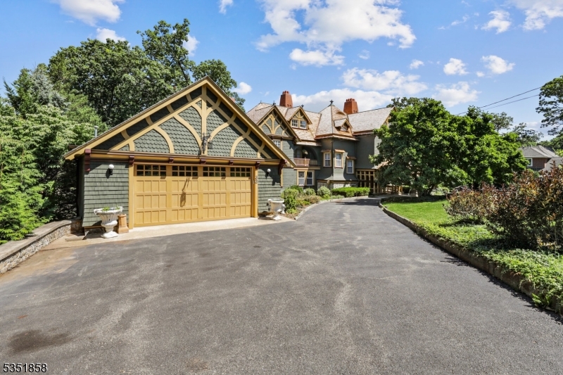 Chestnut Pt of LK Hopatcong - Residential