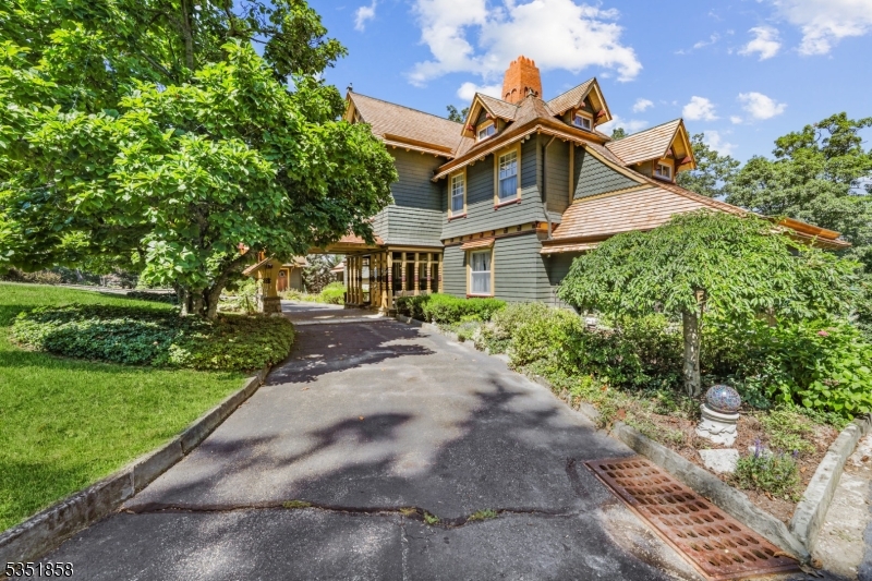 Chestnut Pt of LK Hopatcong - Residential