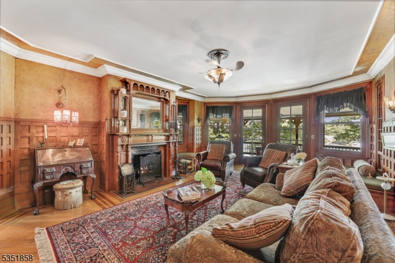 Chestnut Pt of LK Hopatcong - Residential