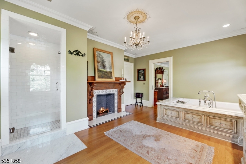 Chestnut Pt of LK Hopatcong - Residential
